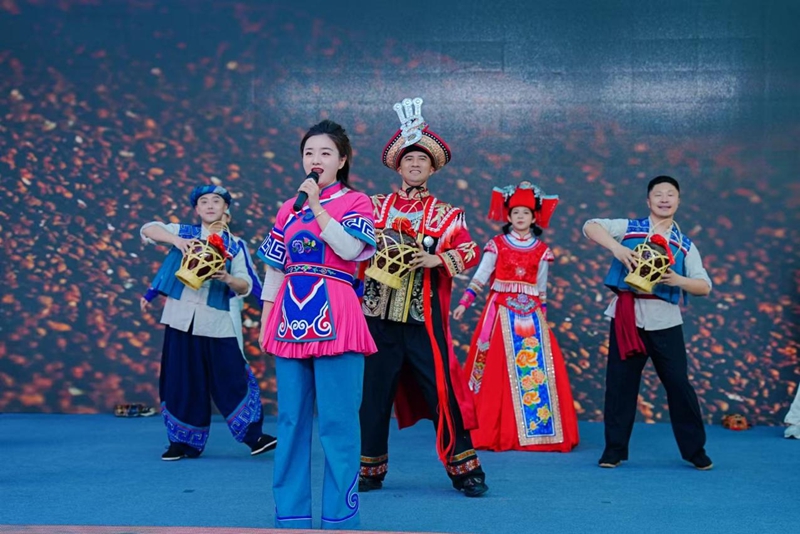 節目表演。