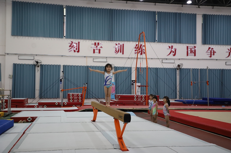 體操運動員現場訓練.jpg