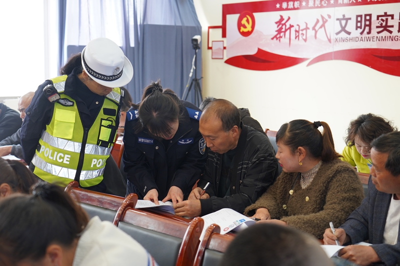 2026年4月23日，纳雍县姑开乡，“送考下乡”科目一考试现场。.JPG