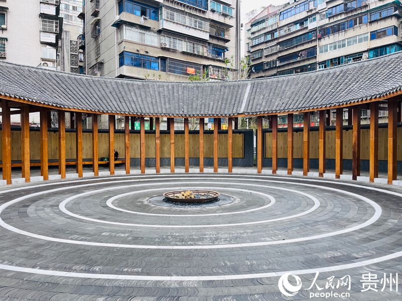 全新亮相的贡院文化广场，成为市民驻足停留、歇脚闲谈的好去处。人民网记者 陈洁泉摄.jpg