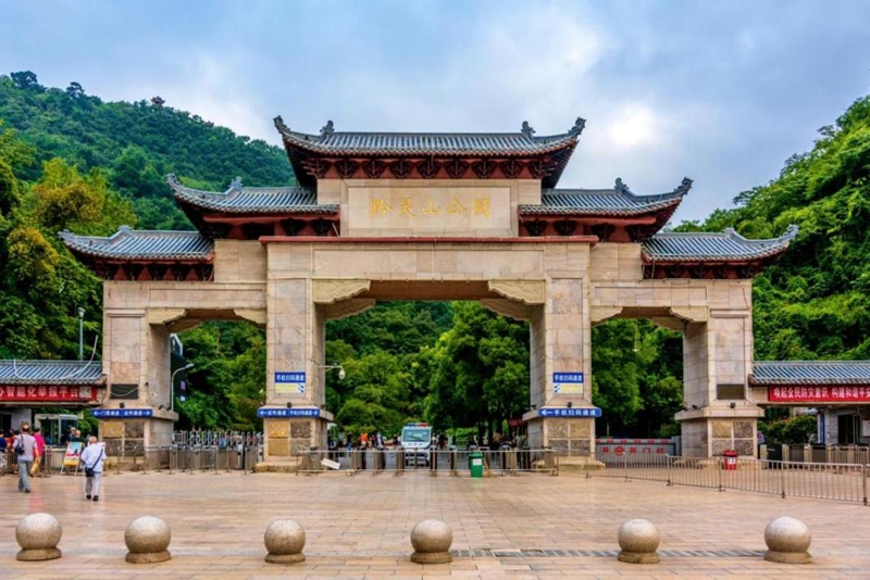 1、黔灵山公园。.jpg