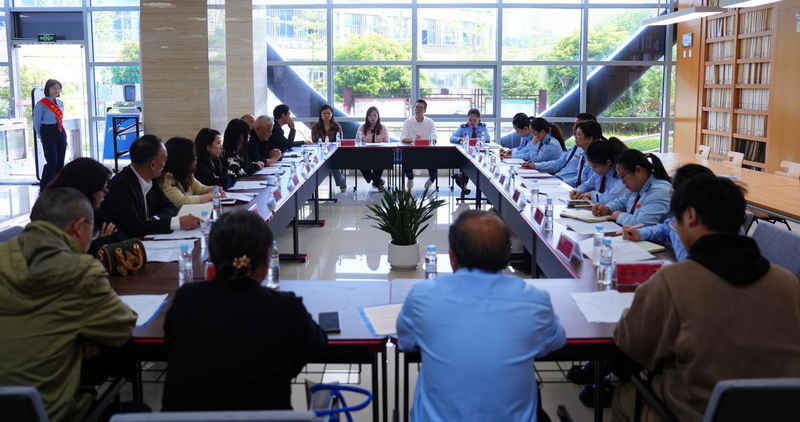六盘水师范学院经济管理学院叶忠康教授发言。