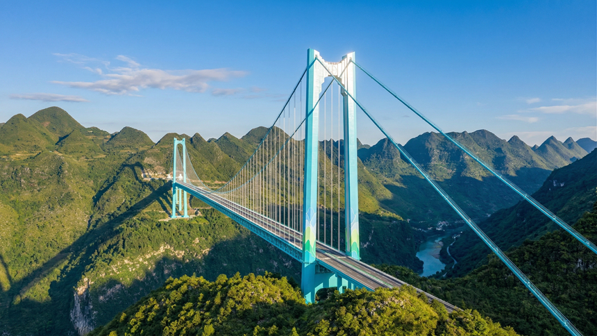 花江峡谷大桥。