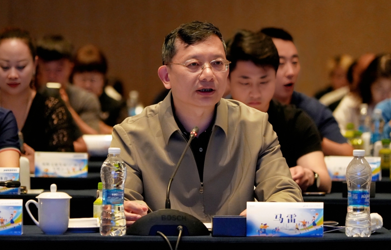 贵州省体育局党委书记、局长马雷。