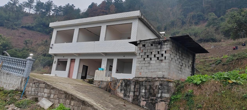 3.息烽县西山镇鹿窝村老鸦底组地质灾害农户搬迁前房屋