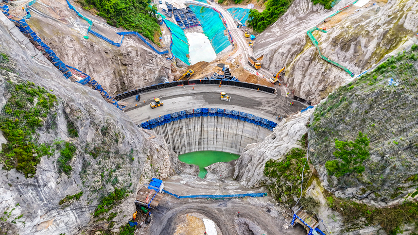 圖為建設中的塘坎上水庫中景。盧錫江攝