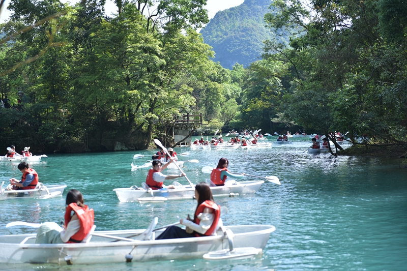 1 圖為鴛鴦湖玻璃船體驗.JPG