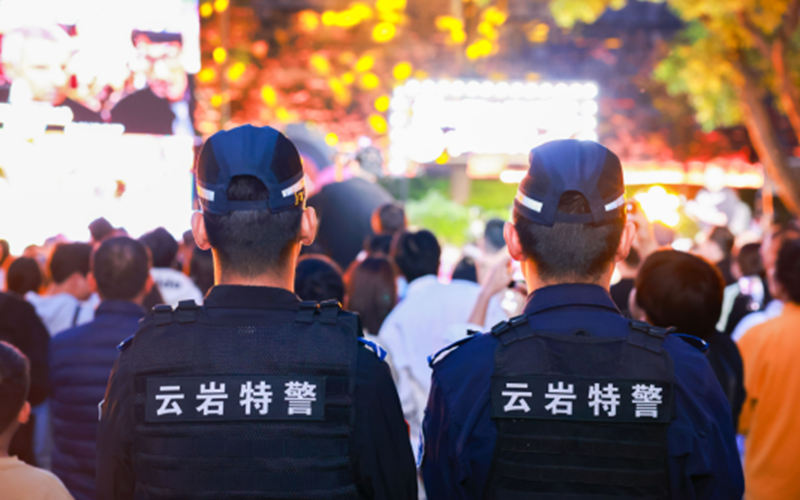 整体防控，筑牢安全“厚度”。