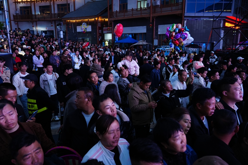 2026年5月2日，“阿西裡西 民族歡歌”直播活動現場。陳永鵬攝