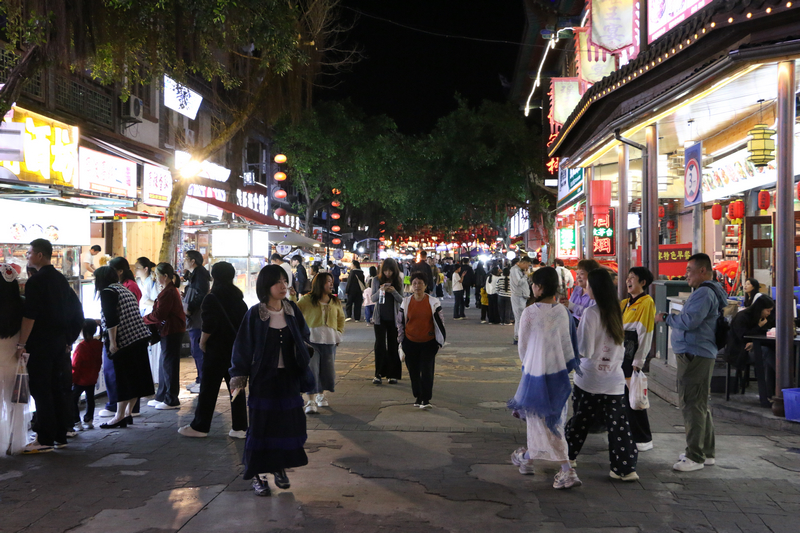 荔波古镇街景。