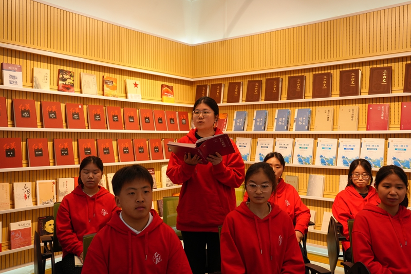 “阅见长江”主题读书会.jpg