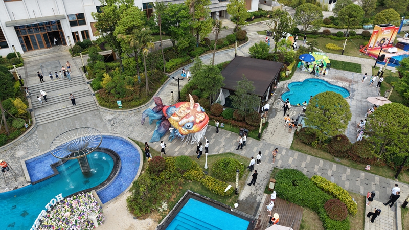 1、仁怀温泉度假区打破传统温泉度假模式，以“音乐+演艺+休闲”为核心，推出10余项特色活动。.jpg