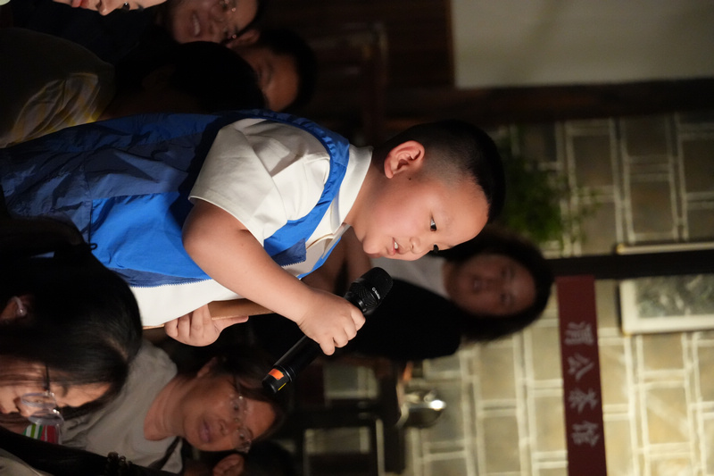 學生提問。