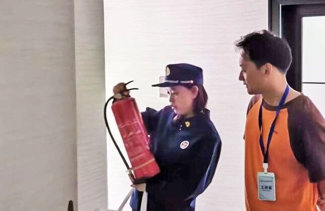 對轄區內民宿開展消防安全專項巡查。