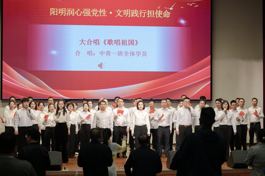 大合唱《歌唱祖国》。张杰摄