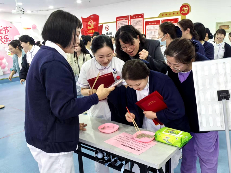 游园会现场.jpg