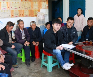 桐梓容光：召开干群院坝会