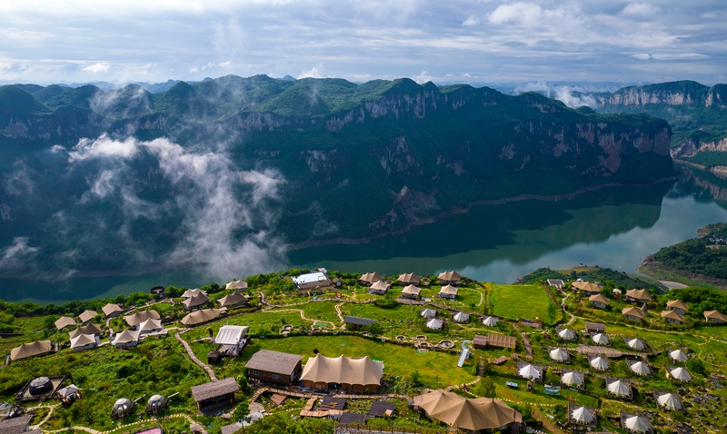 花都里化屋野奢度假营地。