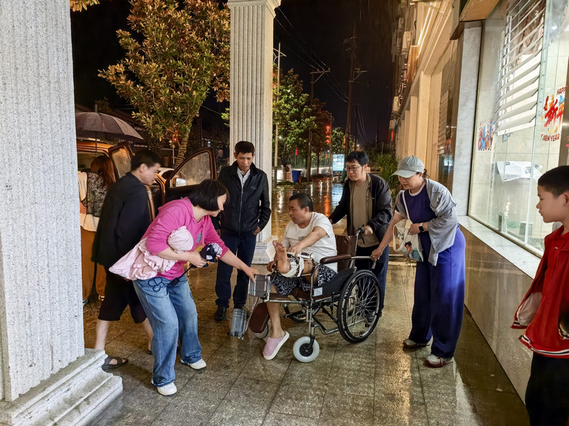 長寨街道。