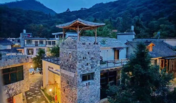 安顺推进避暑康养旅居产业加速迭代升级从“匆匆路过”到“安心住下”，越来越多的游客正在成为“新安顺人”。而“旅居”也成为了近年来文旅发展的关键词之一。