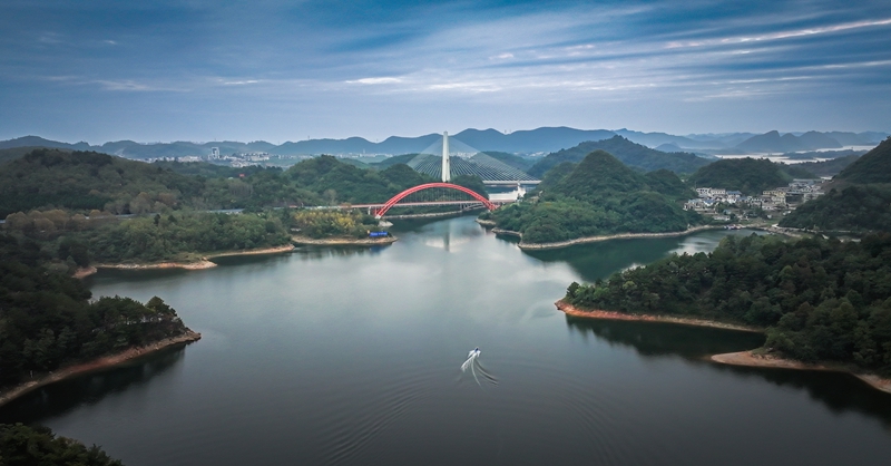 紅楓湖  黃遠強 攝 (3).jpg