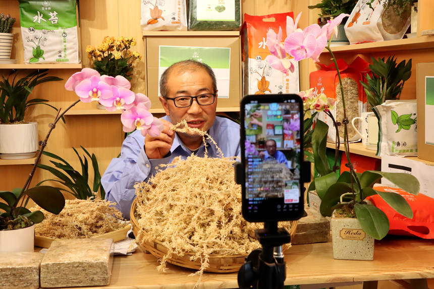 獨山縣殘聯助力殘疾群眾實現就業。