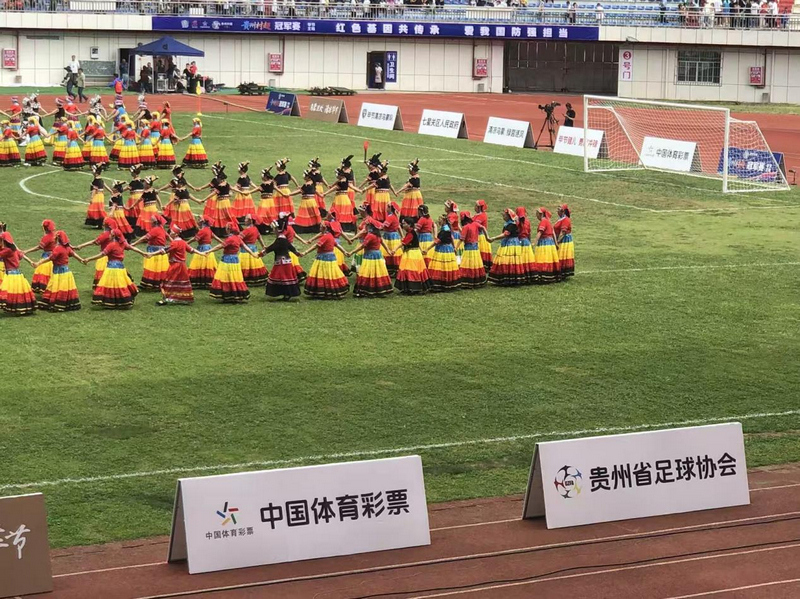 榕江县“村超”球场现场。