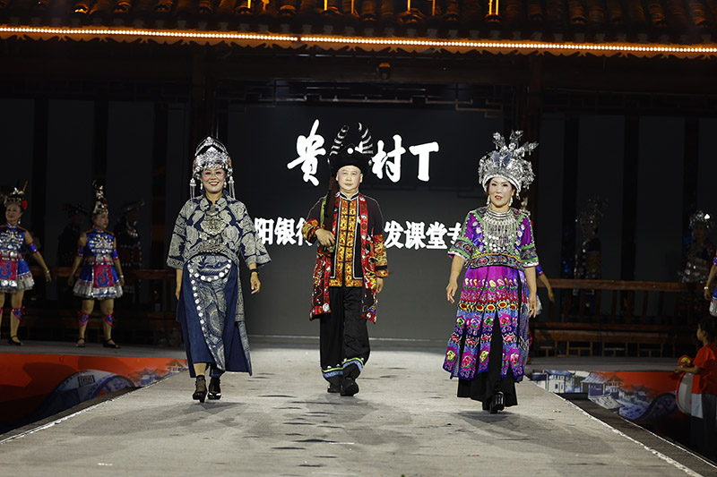 现场T台秀。