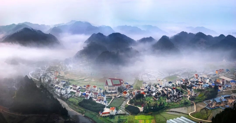 吉洞村翠屏山庄。杨通富摄