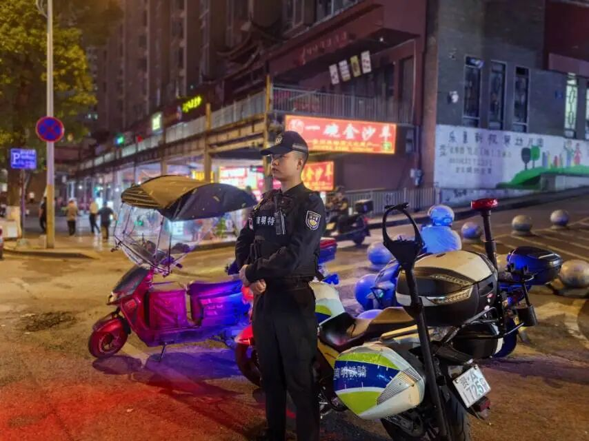 图片9南明公安守护城市烟火