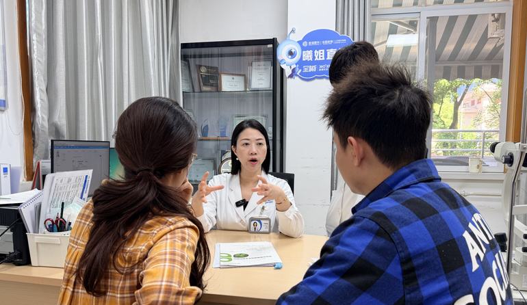 专家解读摘镜技术迭代趋势 提醒暑期摘镜切勿盲目跟风