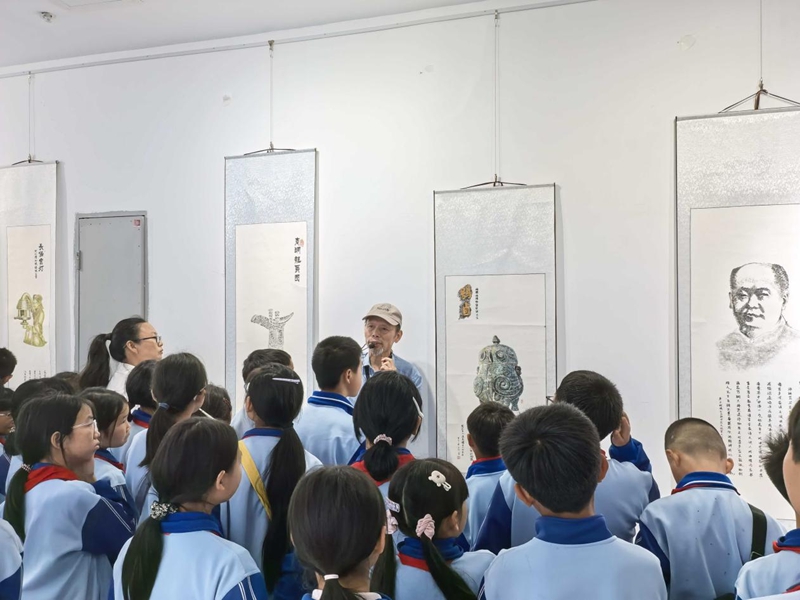 4、參觀非遺展。