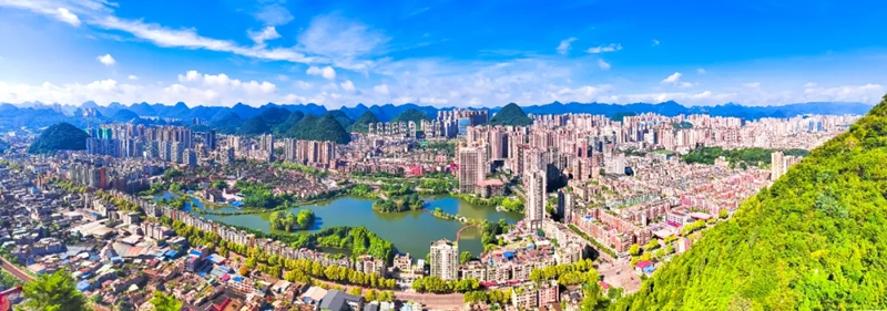 图为钟山区城市风光。摄影孙大方