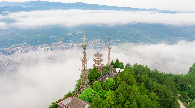 3五峰山早晨（杨坤拍摄）