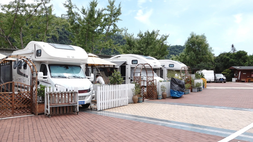 特色房车住宿。