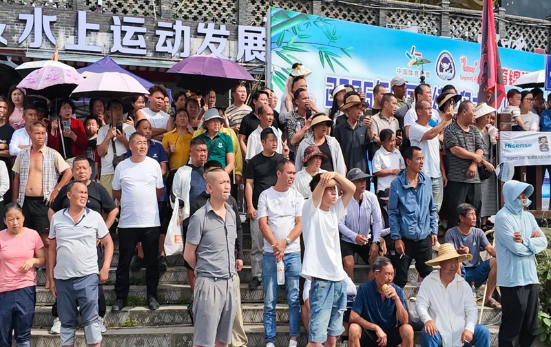 2026年中国传统龙舟大赛（贵州·铜仁·碧江）热身赛激情开赛。