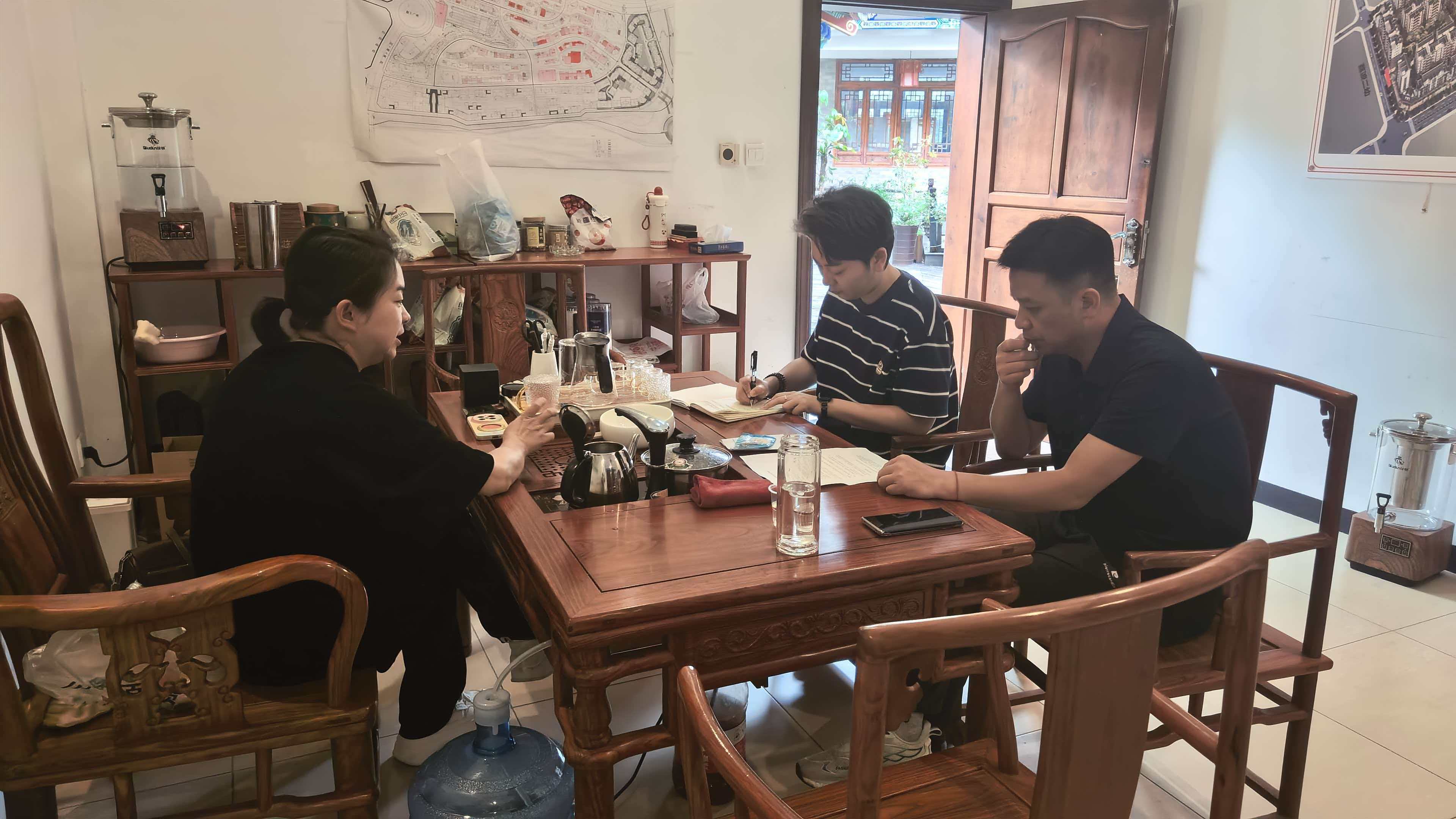 到古镇贵州共创商业运营集团协调有关申请诉求。