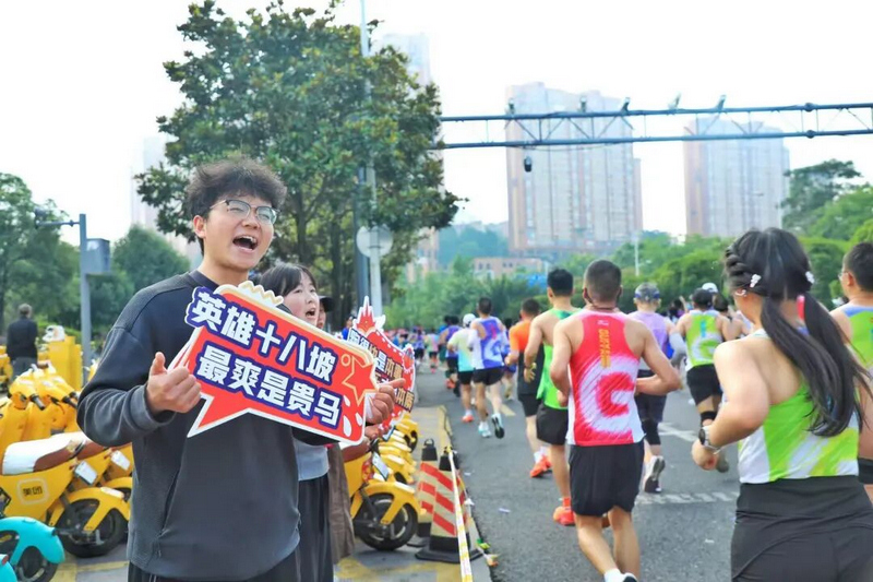 贵马沿途精心布设的展演、民俗互动、全民助威等点位。