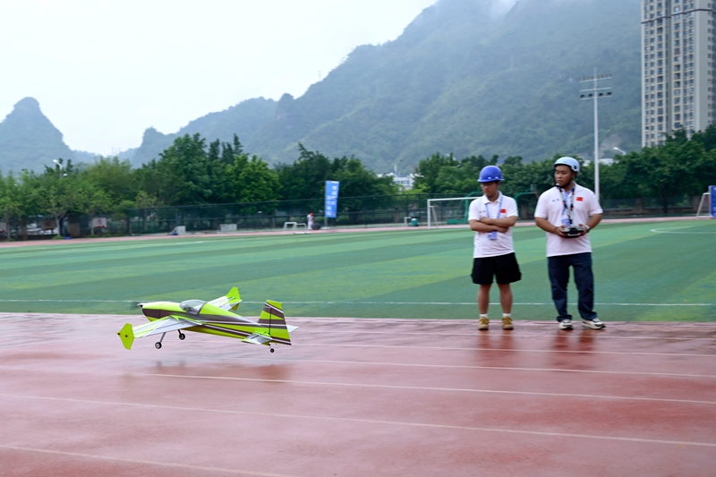 贵州省第十二届运动会群众赛事航空模型项目比赛在罗甸举办。