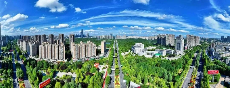 1、绿意盎然的观山湖。观山湖区融媒体中心供图.jpg