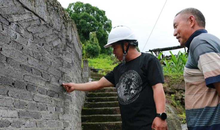 地灾“吹哨人”奔走山间护平安