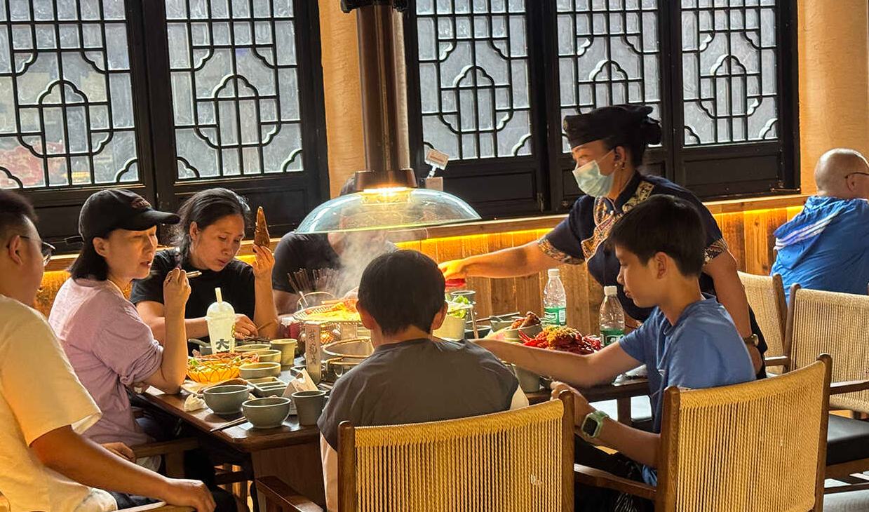 安順古城：本土美食雲集 升騰市井“煙火”