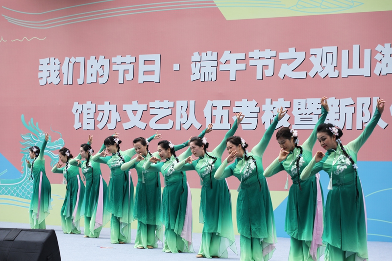 2、精彩表演。