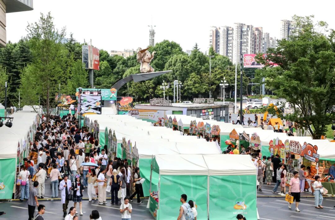 贵阳首场“美好的面包”市集吸引众多市民游客前来打卡。张婷摄