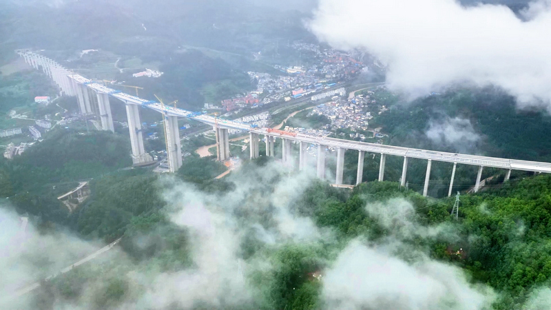 安盤高速盤關特大橋。