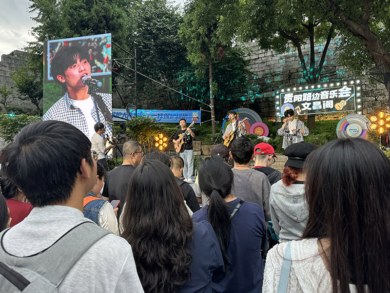活动现场。锐锋摄