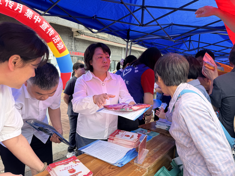 2026年4月9日，荔波县公证处到瑶山乡高桥村开展公证案件服务。