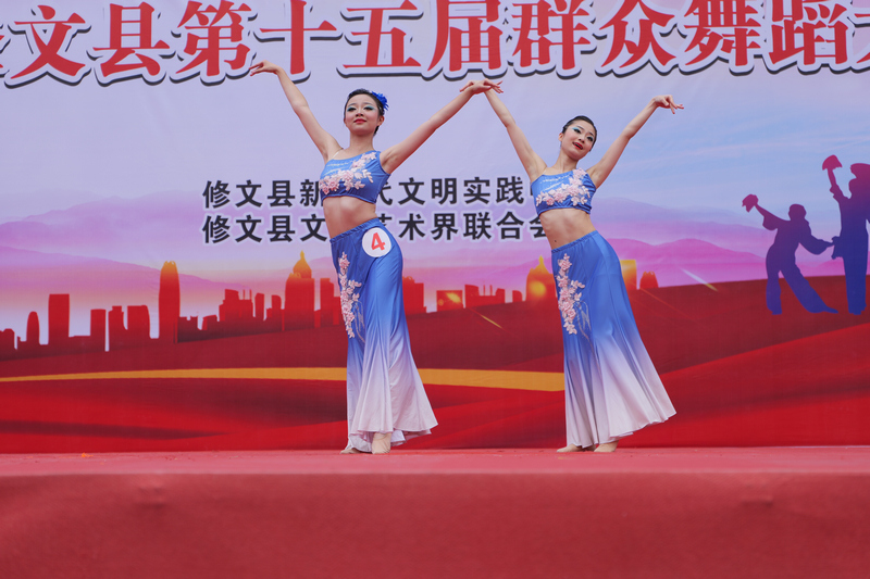 傣族舞《水之灵》。罗毅摄