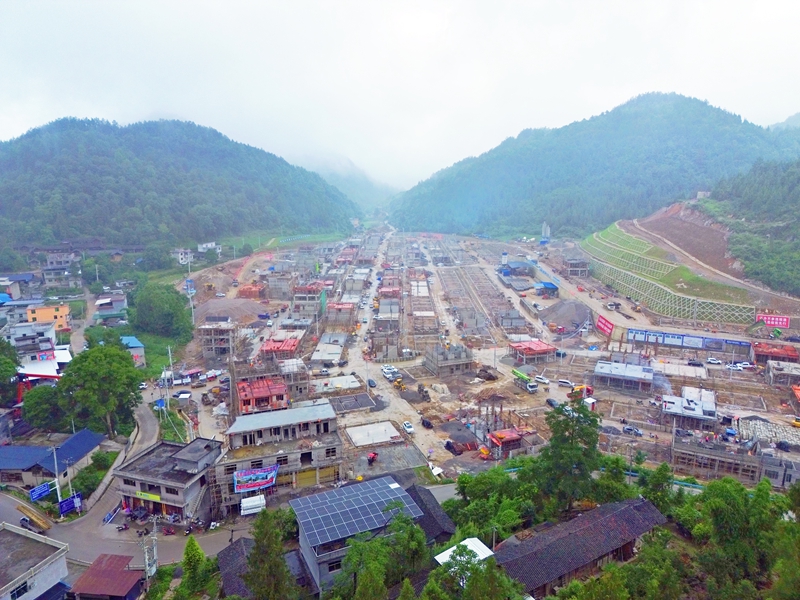 移民安置建设现场2（杨亚旭 摄）.JPG