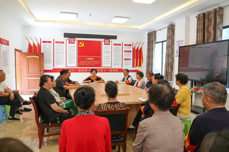 同心社区退休党支部召开党员大会 七星关区融媒体中心 供图.jpg